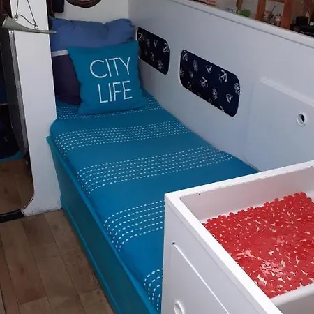 Hébergement Insolite Sur Voilier Agde